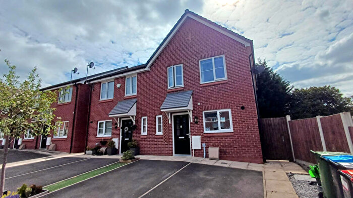 3 Bedroom Semi-Detached House For Sale In Pelton Close, Barnton, CW8