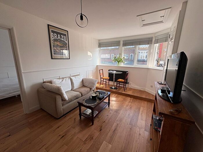1 Bedroom Flat To Rent In Cornfield Road, Eastbourne, BN21