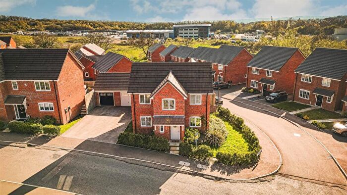 4 Bedroom Detached House For Sale In Coppice Farm Road, Ripley, DE5