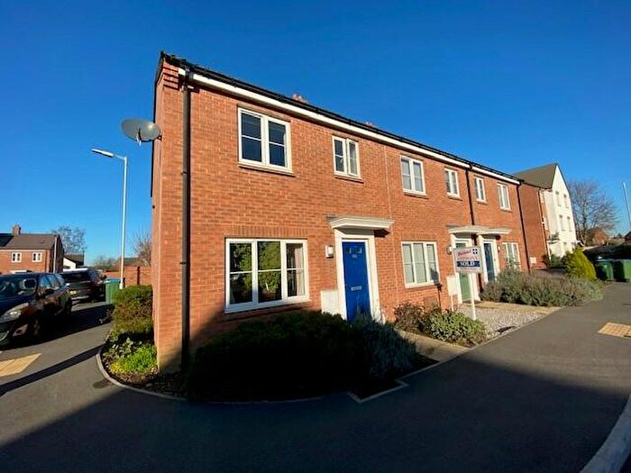 3 Bedroom End Of Terrace House To Rent In Chappell Close, Aylesbury, HP19