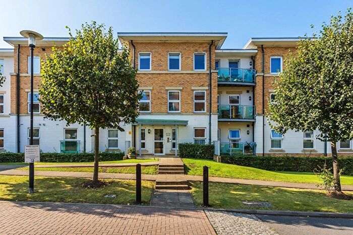 2 Bedroom Apartment For Sale In Highbury Drive, Leatherhead, KT22