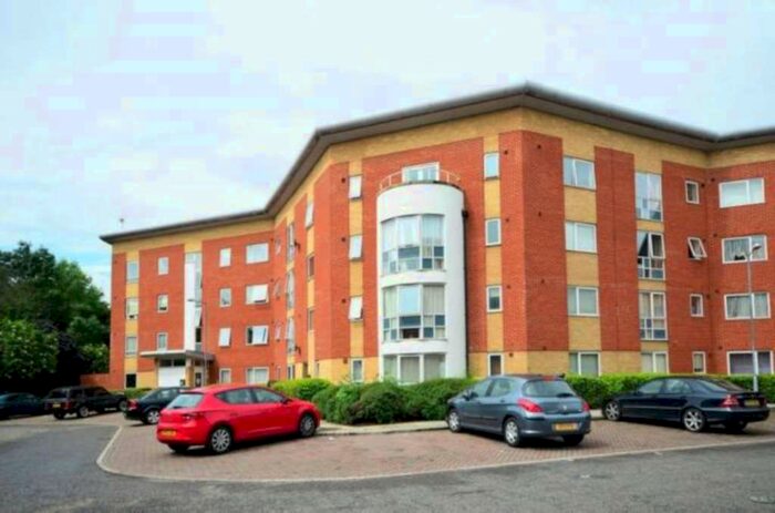 2 Bedroom Flat To Rent In Albatross Close, Beckton, E6