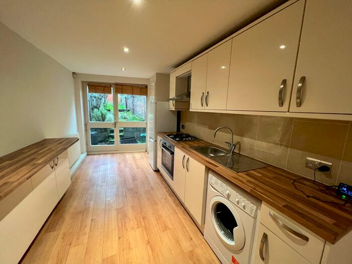 2 Bedroom Terraced House To Rent In High Street, Hampton, TW12