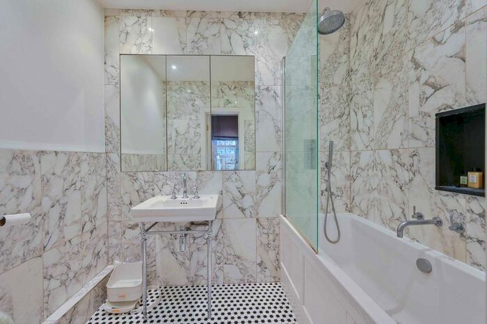 2 Bedroom Flat To Rent In New Cavendish Street, Marylebone, London, W1G