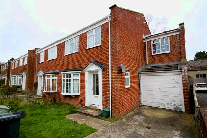 4 Bedroom Property To Rent In Lynwood, Guildford, GU2