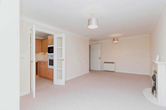 1 Bedroom Flat For Sale In Joules Court, Stone, ST15