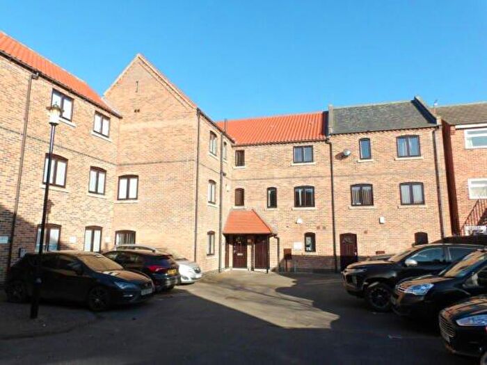 2 Bedroom Flat To Rent In Linley Court, Bingham, Nottingham, Nottinghamshire, NG13