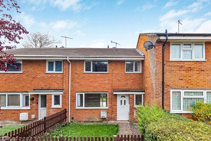 3 Bedroom Terraced House For Sale In Woodfield, Banbury, OX16