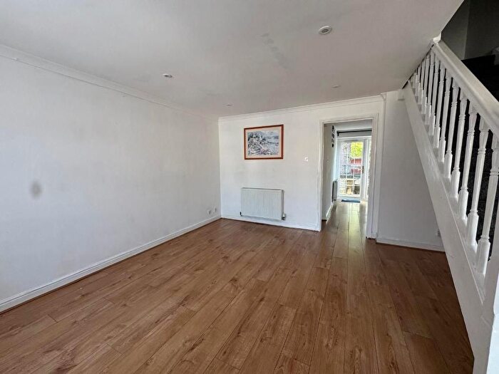 3 Bedroom Terraced House To Rent In Mulberry Close, Farnborough Close, GU47