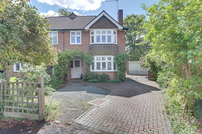 3 Bedroom Semi Detached House For Sale In Burnham Rise, Emmer Green, RG4