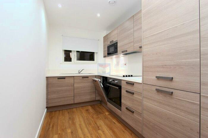 1 Bedroom Apartment To Rent In Blondin Way, London, SE16