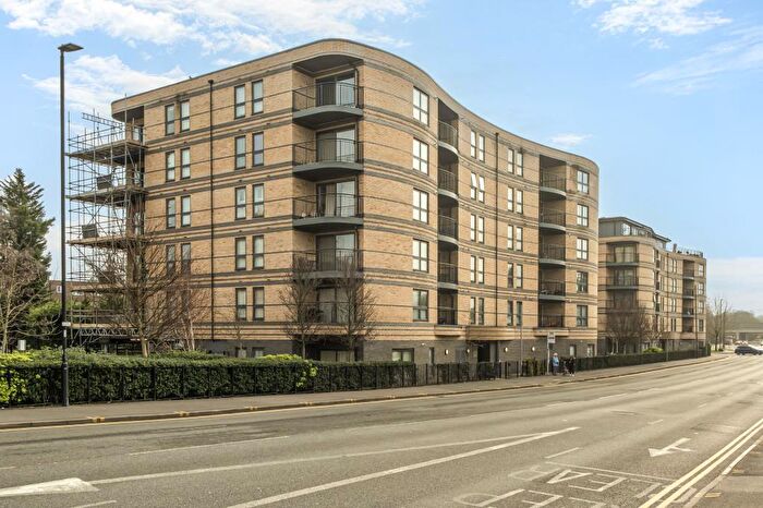 2 Bedroom Flat For Sale In Slough, Berkshire, Trevena, Windsor Road, SL1