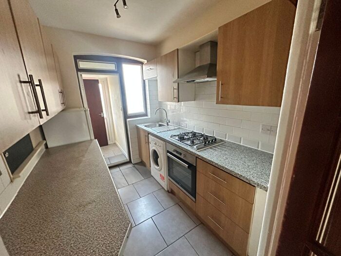 4 Bedroom End Terrace House To Rent In Queenswood Avenue, Thornton Heath, CR7