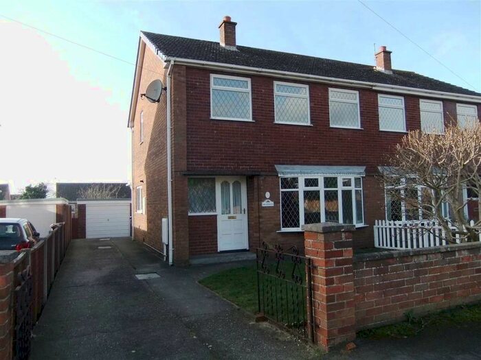 3 Bedroom Semi-Detached House To Rent In Vancouver Crescent, Scunthorpe DN17