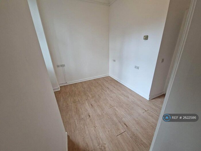1 Bedroom Flat To Rent In Godfrey Road, Salford, M6