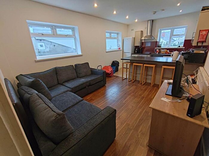 4 Bedroom Flat To Rent In Wyeverne Road, First Floor Flat, Cathays, Cardiff, CF24