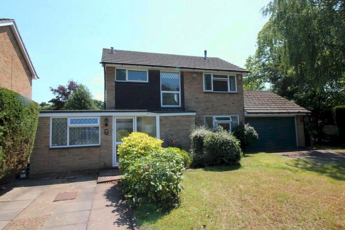 3 Bedroom Detached House To Rent In Alphington Avenue, Frimley, GU16
