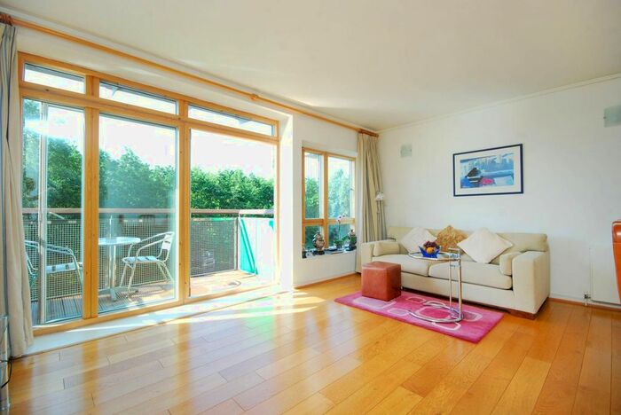 2 Bedroom Flat To Rent In Renaissance Walk, Greenwich, London, SE10