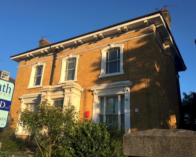 2 Bedroom Flat To Rent In Shooters Hill Road, London, SE3