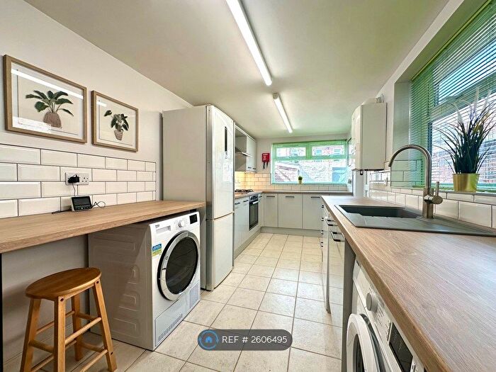 4 Bedroom Terraced House To Rent In Oxford Street, Middlesbrough, TS1