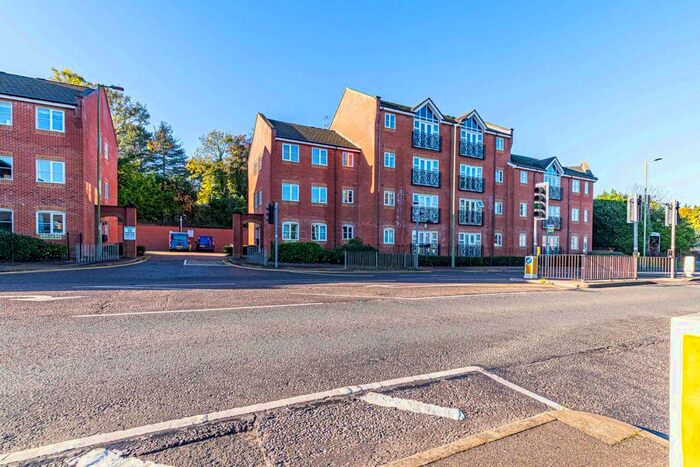 2 Bedroom Flat To Rent In Harriet House, London Road, Hemel Hempstead, HP3