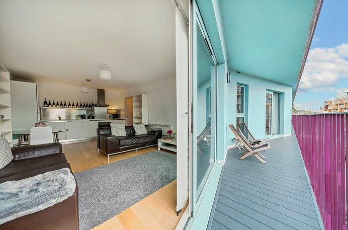 2 Bedroom Flat For Sale In Steedman Street, London, SE17