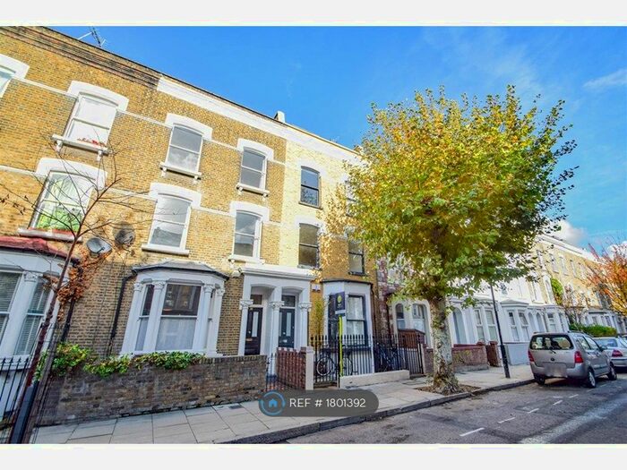 3 Bedroom Flat To Rent In Dunlace Road, London, E5
