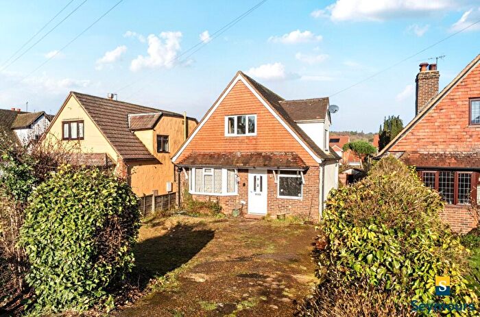 2 Bedroom Detached House For Sale In New Road, Chilworth, Guildford, Surrey, GU4