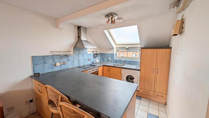 1 Bedroom Apartment To Rent In Tonnelier Road, NG7