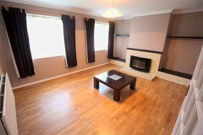 2 Bedroom Maisonette To Rent In Fairmead Crescent, Edgware, HA8