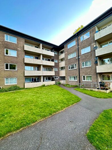 2 Bedroom Flat To Rent In Flat, Block St. James Drive, Horsforth, Leeds, West Yorkshire, LS18