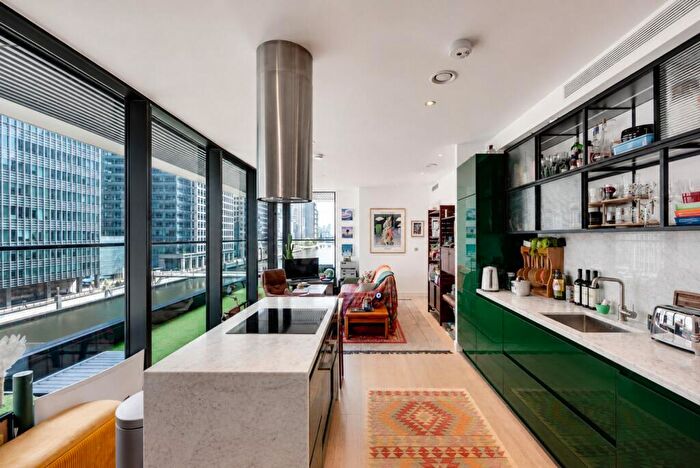 1 Bedroom Apartment For Sale In Wards Place, Bagshaw Building, E14