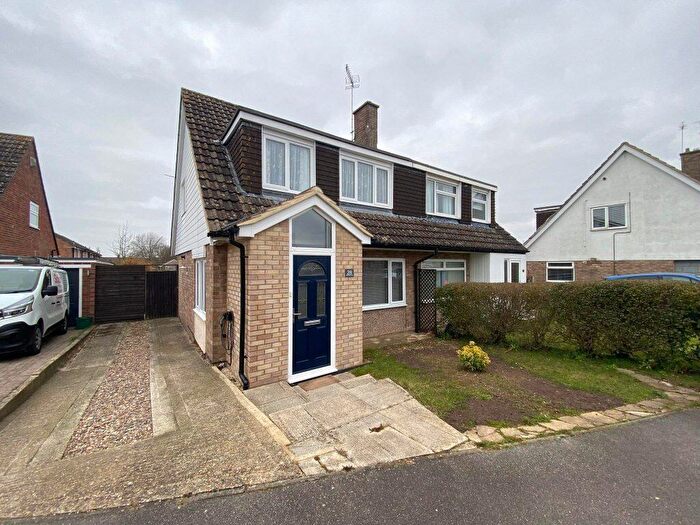 3 Bedroom Semi-Detached House To Rent In Paynesdown Road Thatcham, RG19