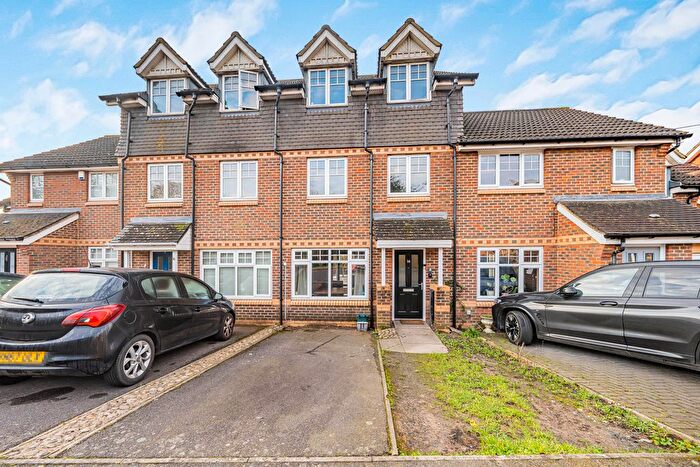 4 Bedroom Terraced House To Rent In Old School Road, Uxbridge, UB8