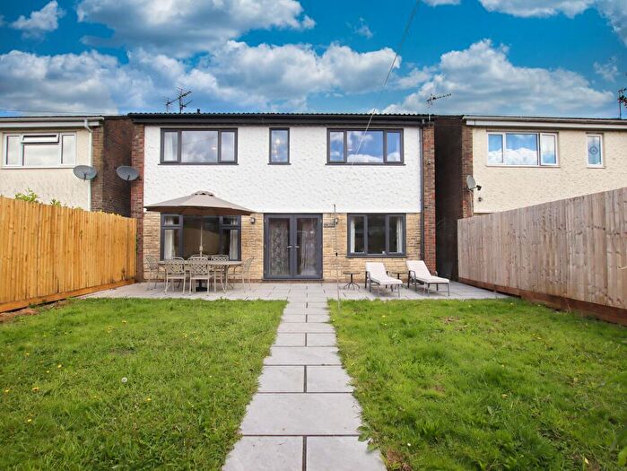 4 Bedroom Detached House For Sale In Maes Yr Afon, Pontyclun, CF72