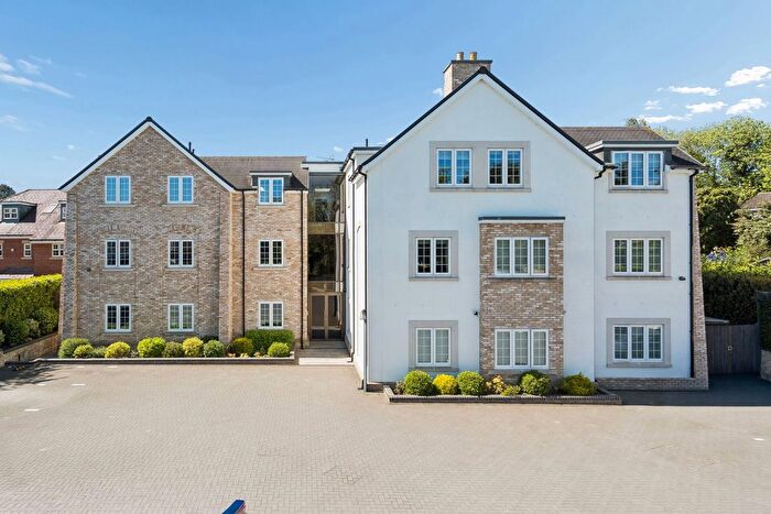 3 Bedroom Flat For Sale In Duck's Hill Road, Northwood, HA6