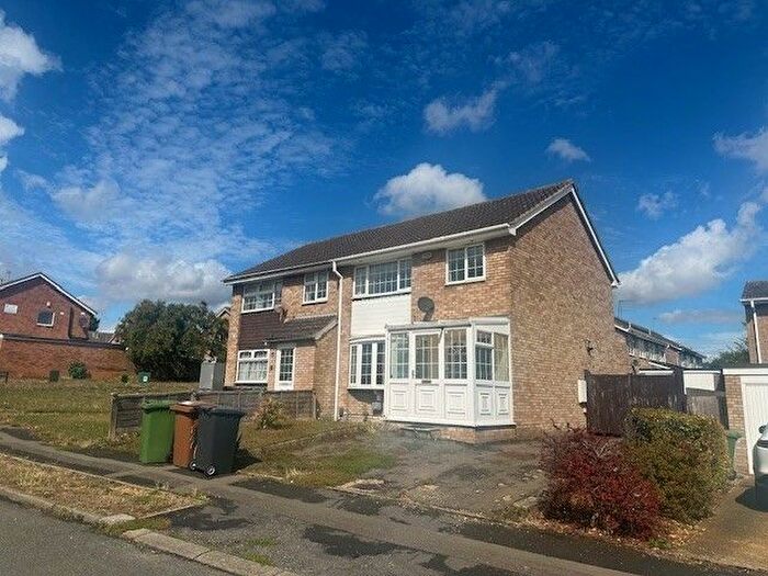 3 Bedroom Semi-Detached House To Rent In Oakley Drive, Wellingborough, NN8