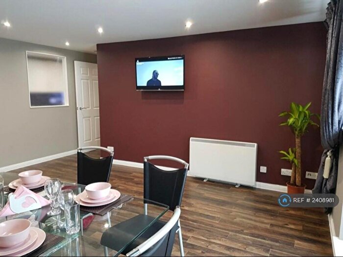 3 Bedroom Flat To Rent In Wallace Street, Glasgow, G5