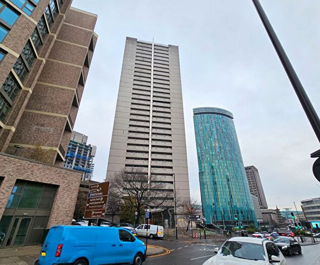 1 Bedroom Flat For Sale In Flat Cleveland Tower, Holloway Head, Birmingham, West Midlands, B1