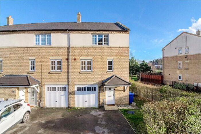 3 Bedroom Town House For Sale In Dainty Grove, Grange Park, Northampton, Northamptonshire, NN4