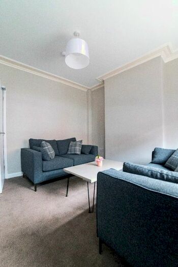 2 Bedroom Semi-Detached House To Rent In Ewart Road, Nottingham, NG7