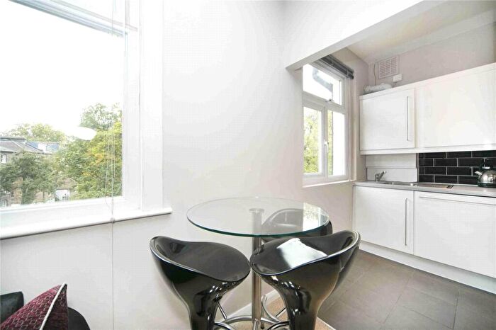 1 Bedroom Apartment For Sale In Hillmarton Road, Islington, London, N7