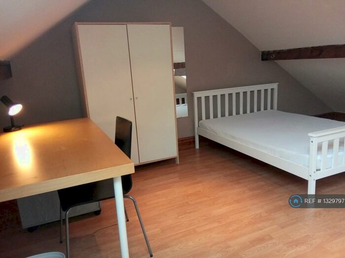 5 Bedroom Terraced House To Rent In Ashford Street, Stoke-On-Trent, ST4