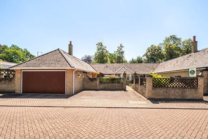 4 Bedroom Bungalow For Sale In Grange Way, Willington, MK44