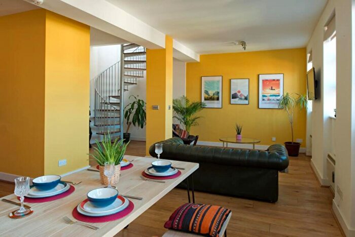 2 Bedroom Apartment To Rent In Portland Square, Bristol, BS2