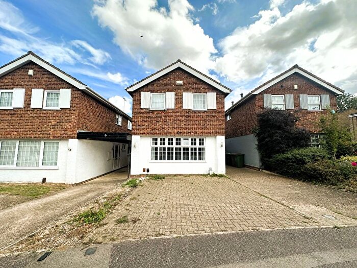 3 Bedroom Detached House For Sale In Vicarage Farm Road, Wellingborough, NN8