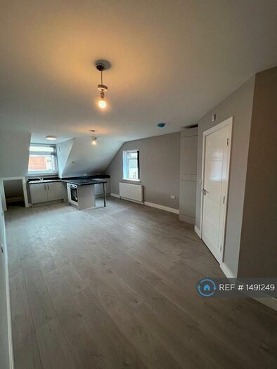 Studio To Rent In Cyprus Road, Leicester, LE2