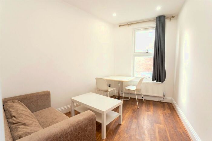 1 Bedroom Flat To Rent In Blue Anchor Lane, Bermondsey, London, SE16