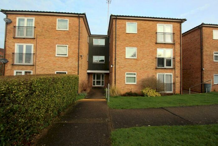 1 Bedroom Flat To Rent In Chatsworth Court, Stevenage, SG2