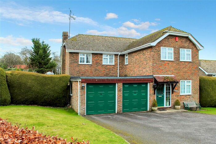 4 Bedroom Detached House For Sale In Weston Close, Upton Grey, Basingstoke RG25